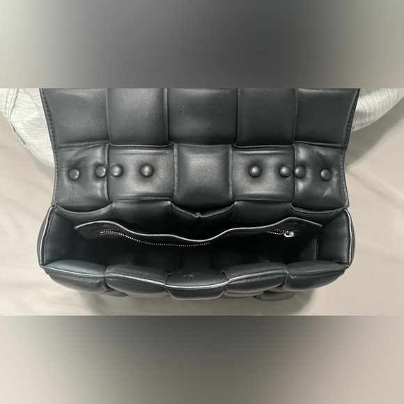 BOTTEGA VENETA Padded Chain with silver HW
Cassette in Black in dusk bag, no box - Picture 4 of 5